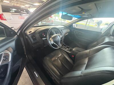 2014 Nissan Altima 3.5 SL   - Photo 5 - Newark, IL 60541