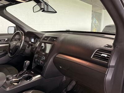 2018 Ford Explorer XLT - Photo 12 - Newark, IL 60541