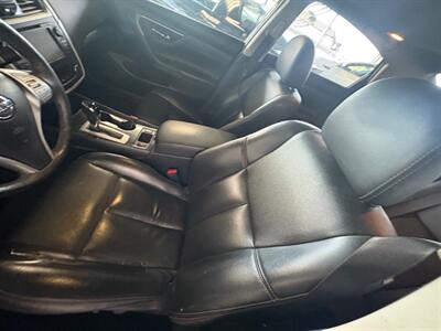 2017 Nissan Altima 2.5 SL   - Photo 9 - Newark, IL 60541