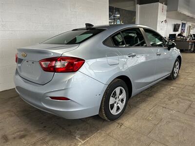 2018 Chevrolet Cruze LS Manual - Photo 4 - Newark, IL 60541