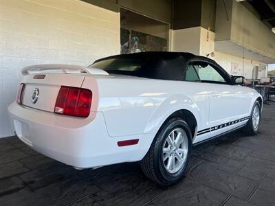 2007 Ford Mustang V6 Deluxe   - Photo 2 - Newark, IL 60541