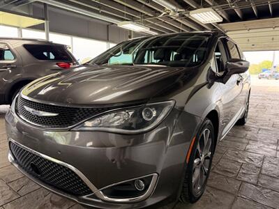 2018 Chrysler Pacifica Limited - Photo 3 - Newark, IL 60541