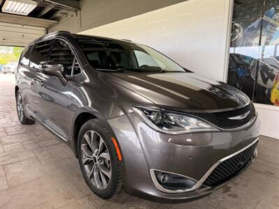 2018 Chrysler Pacifica Limited - Photo 1 - Newark, IL 60541
