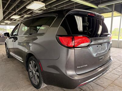 2018 Chrysler Pacifica Limited - Photo 4 - Newark, IL 60541