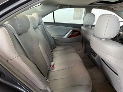 2009 Toyota Camry XLE V6   - Photo 9 - Newark, IL 60541