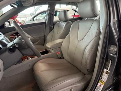 2009 Toyota Camry XLE V6   - Photo 11 - Newark, IL 60541
