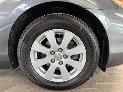 2009 Toyota Camry XLE V6   - Photo 18 - Newark, IL 60541