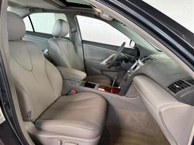 2009 Toyota Camry XLE V6   - Photo 8 - Newark, IL 60541