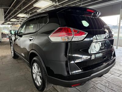2015 Nissan Rogue SV   - Photo 5 - Newark, IL 60541