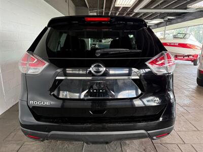 2015 Nissan Rogue SV   - Photo 4 - Newark, IL 60541