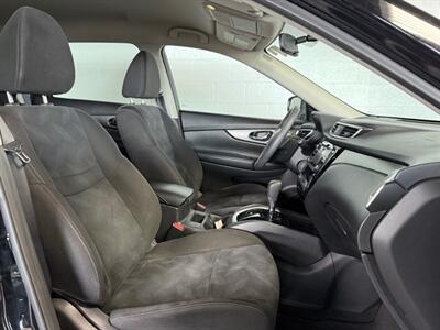 2015 Nissan Rogue SV   - Photo 8 - Newark, IL 60541