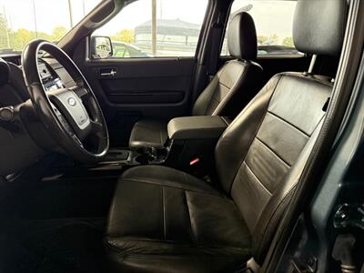 2011 Ford Escape Limited   - Photo 10 - Newark, IL 60541