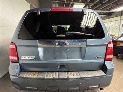 2011 Ford Escape Limited   - Photo 5 - Newark, IL 60541