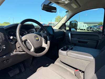 2013 Chevrolet Silverado 3500 LT   - Photo 13 - Newark, IL 60541