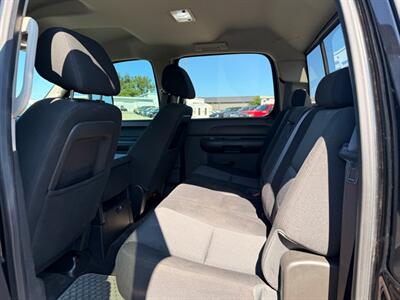 2013 Chevrolet Silverado 3500 LT   - Photo 12 - Newark, IL 60541
