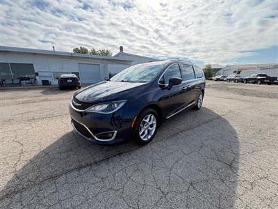 2017 Chrysler Pacifica Touring-L Plus   - Photo 1 - Newark, IL 60541