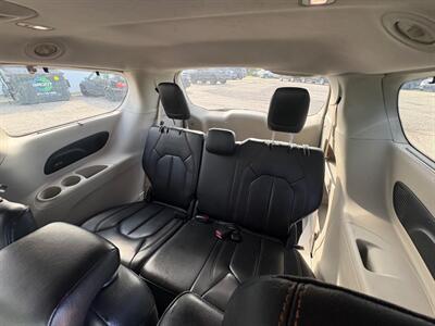 2017 Chrysler Pacifica Touring-L Plus   - Photo 7 - Newark, IL 60541