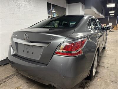 2015 Nissan Altima 2.5 SV - Photo 5 - Newark, IL 60541