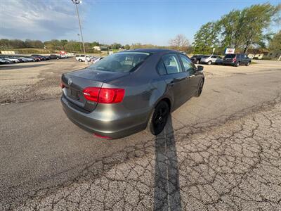 2012 Volkswagen Jetta SE PZEV   - Photo 3 - Newark, IL 60541
