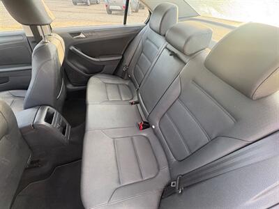 2012 Volkswagen Jetta SE PZEV   - Photo 7 - Newark, IL 60541