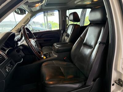 2011 GMC Yukon Denali   - Photo 11 - Newark, IL 60541