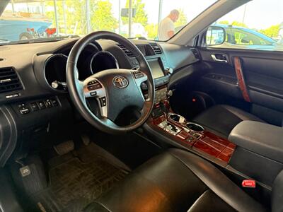 2012 Toyota Highlander Limited   - Photo 11 - Newark, IL 60541