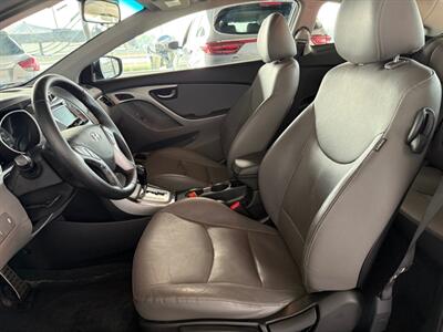 2013 Hyundai ELANTRA Coupe SE   - Photo 8 - Newark, IL 60541