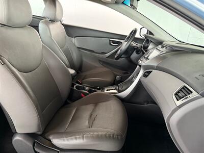 2013 Hyundai ELANTRA Coupe SE   - Photo 11 - Newark, IL 60541