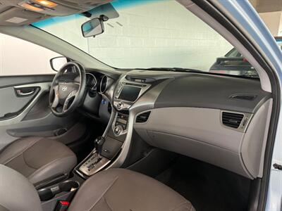 2013 Hyundai ELANTRA Coupe SE   - Photo 9 - Newark, IL 60541