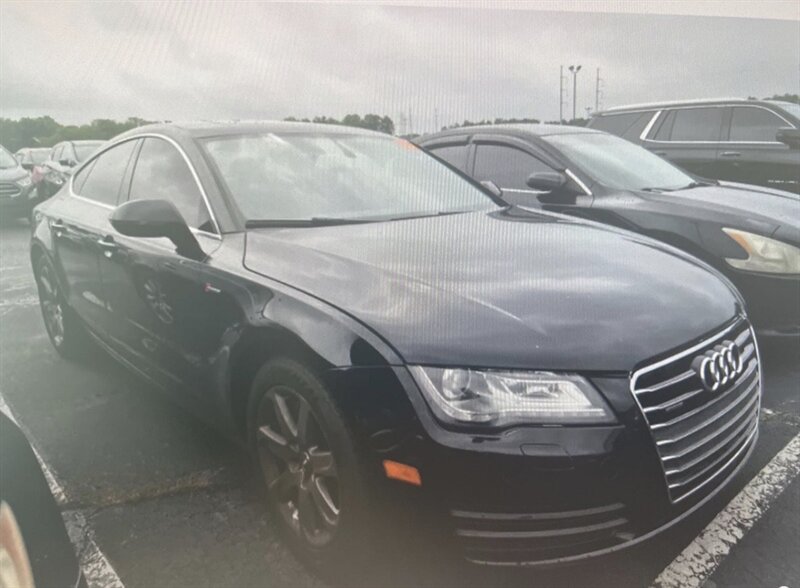 View vehicle photo 7