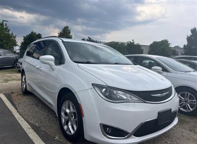 2018 Chrysler Pacifica Touring L Plus - Photo 4 - Winston Salem, NC 27106