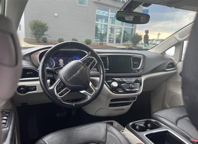 2018 Chrysler Pacifica Touring L Plus - Photo 13 - Winston Salem, NC 27106