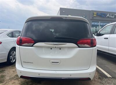 2018 Chrysler Pacifica Touring L Plus - Photo 8 - Winston Salem, NC 27106