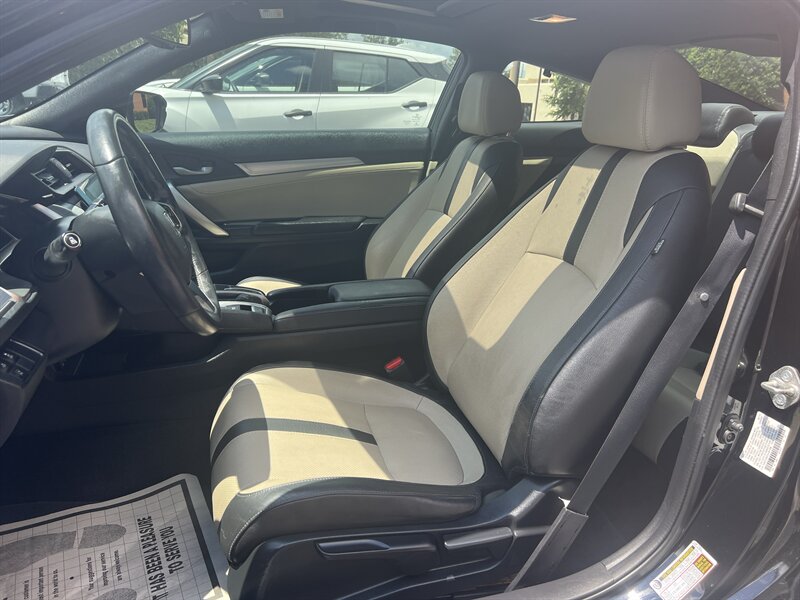 2017 Honda Civic Touring - Photo 13