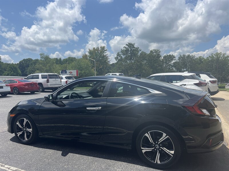 2017 Honda Civic Touring - Photo 12