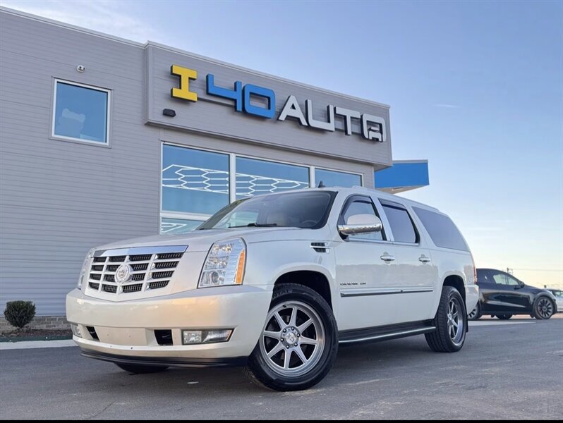 2014 Cadillac Escalade ESV Luxury   - Photo 1 - Winston Salem, NC 27106
