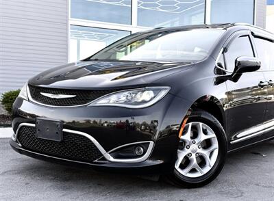 2020 Chrysler Pacifica Limited - Photo 4 - Winston Salem, NC 27106
