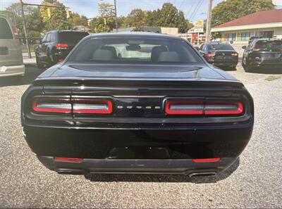 2017 Dodge Challenger R/T   - Photo 8 - Winston Salem, NC 27106