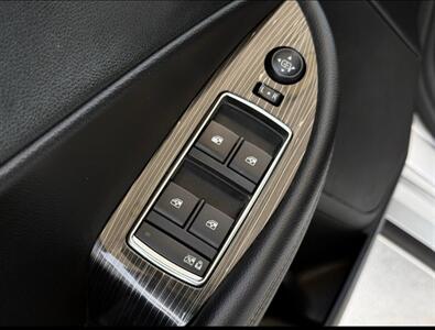 2017 Chevrolet Impala LT   - Photo 16 - Winston Salem, NC 27106