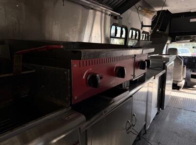 2009 Ford E-450 SD   - Photo 32 - Winston Salem, NC 27106