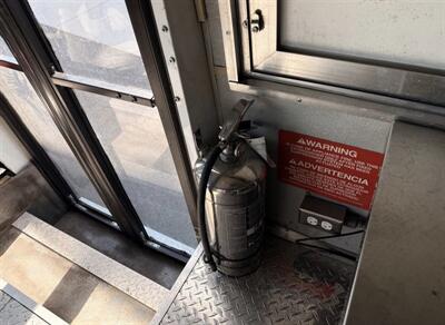 2009 Ford E-450 SD   - Photo 34 - Winston Salem, NC 27106