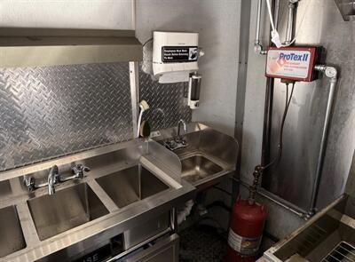 2009 Ford E-450 SD   - Photo 23 - Winston Salem, NC 27106