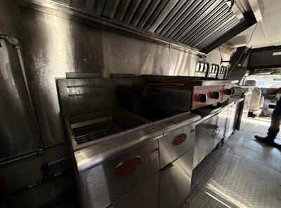 2009 Ford E-450 SD   - Photo 25 - Winston Salem, NC 27106