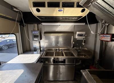 2009 Ford E-450 SD   - Photo 24 - Winston Salem, NC 27106