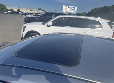 2016 Toyota Camry SE   - Photo 19 - Winston Salem, NC 27106