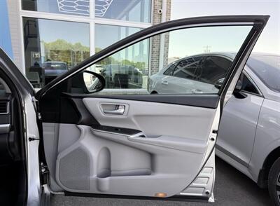 2016 Toyota Camry SE - Photo 20 - Winston Salem, NC 27106