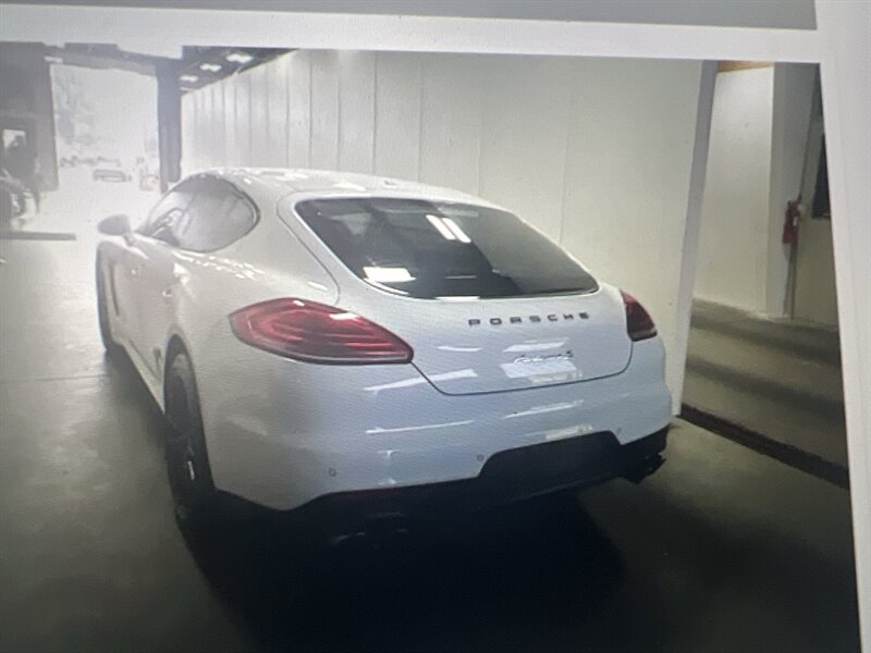 2015 Porsche Panamera 4S  
