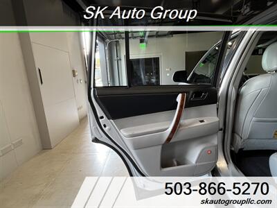2011 Toyota Highlander Limited   - Photo 11 - Portland, OR 97214
