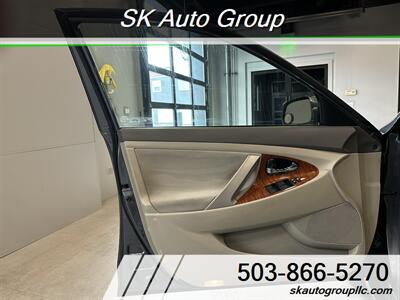 2009 Toyota Camry XLE   - Photo 10 - Portland, OR 97214