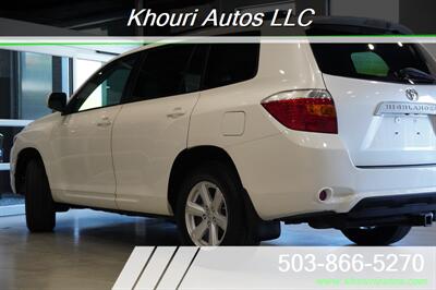 2010 Toyota Highlander SE   - Photo 4 - Portland, OR 97214
